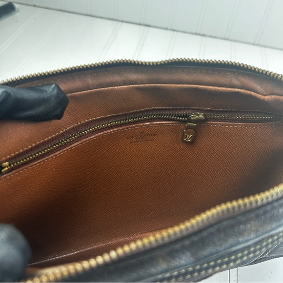 Louis Vuitton
Marly Dragonne GM Clutch Bag - Picture 13 of 14